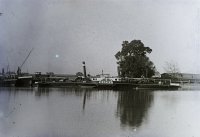 Kolesový parník Mátra pri lodenici, Komárno (1932)