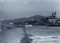 Pohľad na Nitriansky hrad a Zobor, Nitra (1911)