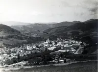 Panoráma mesta s kostolom sv. Františka Xaverského, Dobšiná (1910)
