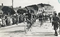 Hlavné námestie pri vstupe maďarských vojsk, Šahy (1938)