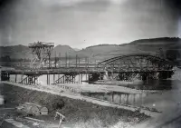 Stavba železničného mosta cez Oravu, Dolný Kubín (1900)