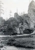 Stratenská dolina, kamenná brána, Stratená (1933)
