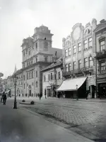 Hlavná ulica, kostol Najsvätejšej Trojice a Levočský dom, Košice (1910)
