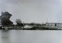 Parník Gróf Szapáry Gyula pri lodenici, Komárno (1932)
