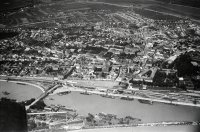 Letecký pohľad na Elizabetin ostrov a most cez Malý Dunaj, Komárno (1932)