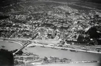 Letecký pohľad na Elizabetin ostrov a most cez Malý Dunaj, Komárno (1932)