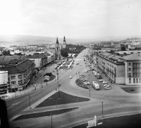 Výhľad zo Zvolenského zámku na Námestie SNP (1963)