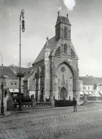 Hlavná ulica, kostol sv. Michala a pamätník honvédov, Košice (1915)