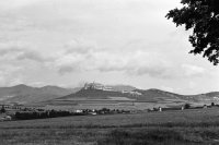 Výhľad od kaplnky sv. Rozálie na Spišský hrad, Spišské Podhradie (1961)