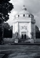 Mauzóleum Františky a Dénesa Andrássyovcov, Krásnohorské Podhradie (1939)