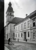 Mäsiarska ulica a Uršulínsky kostol, Košice (1915)