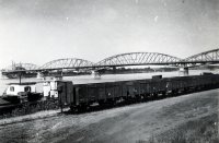 Rákócziho nábrežie, rušňová stanica a Alžbetin most, Komárno (1936)