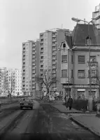 Námestie hrdinov a Jozefčekov dom, Levice (1975)