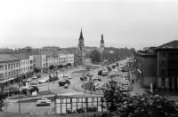 Výhľad zo Zvolenského zámku na Námestie SNP (1979)