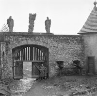 Hrad Krásna Hôrka, hradná brána, Krásnohorské Podhradie (1941)