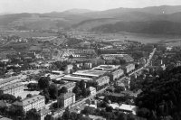 Výhľad z hradu na ulicu Gen. M. R. Štefánika, Trenčín (1962)