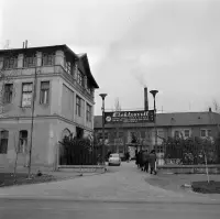 Brána chladiarní Elektrosvit, Nové Zámky (1967)