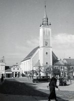 Hlavné námestie a reformovaný kostol, Rimavská Sobota (1942)