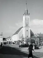 Hlavné námestie a reformovaný kostol, Rimavská Sobota (1942)