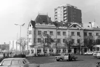 Námestie hrdinov a Jozefčekov dom, Levice (1979)