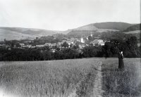 Pohľad na obec s kostolmi, Vrbovce (1920)