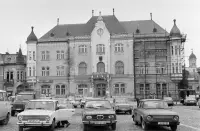 Námestie hrdinov a radnica, Levice (1989)