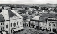 Pohľad z veže kostola na Hlavné námestie, Rimavská Sobota (1942)