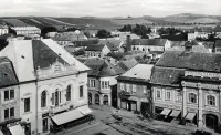 Pohľad z veže kostola na Hlavné námestie, Rimavská Sobota (1942)