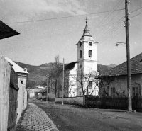 Zimná ulica a kostol sv. Františka Xaverského, Dobšiná (1924)