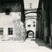 Ulica Pri Miklušovej väznici a reformovaný kostol, Košice (1934)