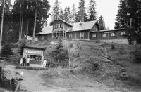 Turistická chata pri Dobšinskej ľadovej jaskyni, Dobšiná (1961)