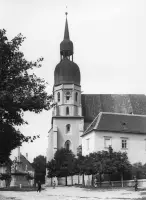 Bazilika sv. Mikuláša a arcibiskupský palác, Trnava (1933)