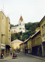Farská ulica a kostol Narodenia Panny Márie, Trenčín (1975)