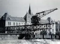 Portálový žeriav na nábreží Dunaja, Bratislava (1933)