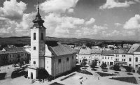 Hlavné námestie a kostol sv. Jána Krstiteľa, Rimavská Sobota (1942)