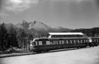 Vlak ČSD pri stanici TEŽ, Vysoké Tatry (1972)