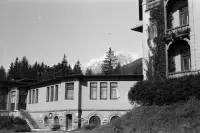 Pred Grand Hotelom, Starý Smokovec, Vysoké Tatry (1974)