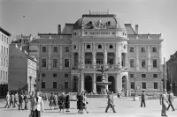 Hviezdoslavovo námestie a Slovenské národné divadlo, Bratislava (1956)