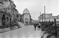 Židovská ulica, v popredí Dom Dobrého pastiera, Bratislava (1959)