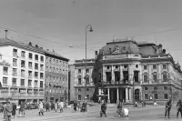 Slovenské národné divadlo a Ganymedova fontána, Bratislava (1960)