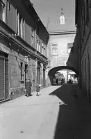 Bočná ulica a priechod na Alžbetinu ulicu, Košice (1960)