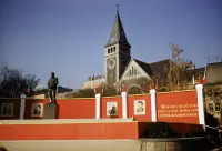 Námestie SNP a reformovaný kostol, Bratislava (1960)