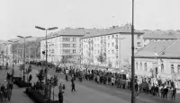 Maratón mieru, pohľad z domu na Komenského ulici, Košice (1966)