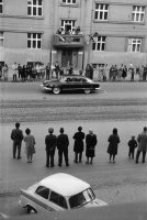 Maratón mieru, pohľad z domu na Komenského ulici, Košice (1966)