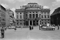Hviezdoslavovo námestie, divadlo a Ganymedova fontána, Bratislava (1963)