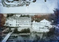 Kúpeľný ostrov, hotel Thermia Palace a kúpele Irma, Piešťany (1911)