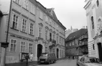 Františkánske námestie a kostol Zvestovania Pána, Bratislava (1986)