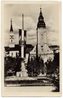 Kostolné veže a pamätník za zástavou, Lučenec (1943)