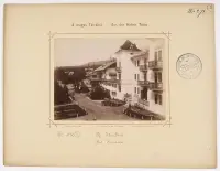 Kúpeľný dom s balkónmi a upravenými záhonmi, Vysoké Tatry (1885)