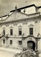 Barokový palác s bohato zdobenou fasádou, Prešov (1930-1949)